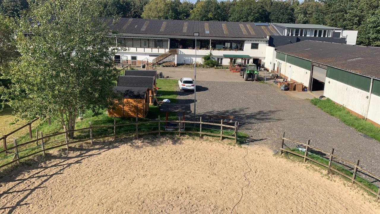 Equi-Art Reitanlage Hotel Schwall Exterior photo